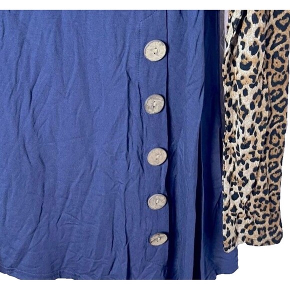 VIISHOW Women's SMALL Long Sleeve Leopard Print Navy Blue Asymmetrical Top NEW! - Picture 3 of 8